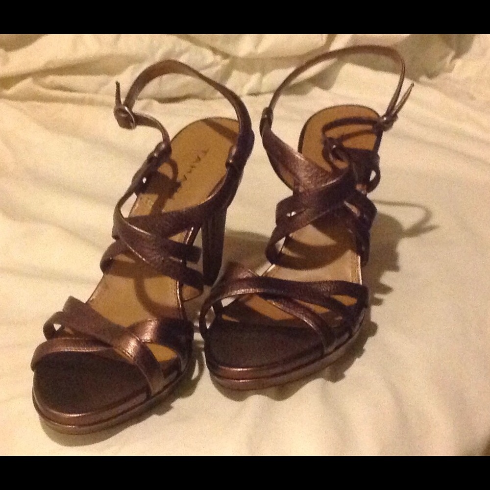 Tahari high heel shoes size 9 1/2 M bronze